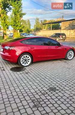 Седан Tesla Model 3 2022 в 