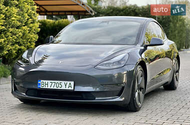 Седан Tesla Model 3 2021 в 