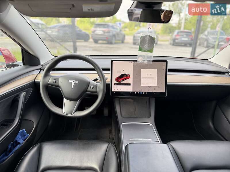 Седан Tesla Model 3 2022 в Львове