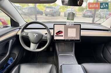 Седан Tesla Model 3 2022 в 