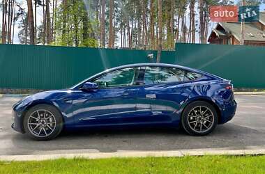 Седан Tesla Model 3 2020 в Киеве