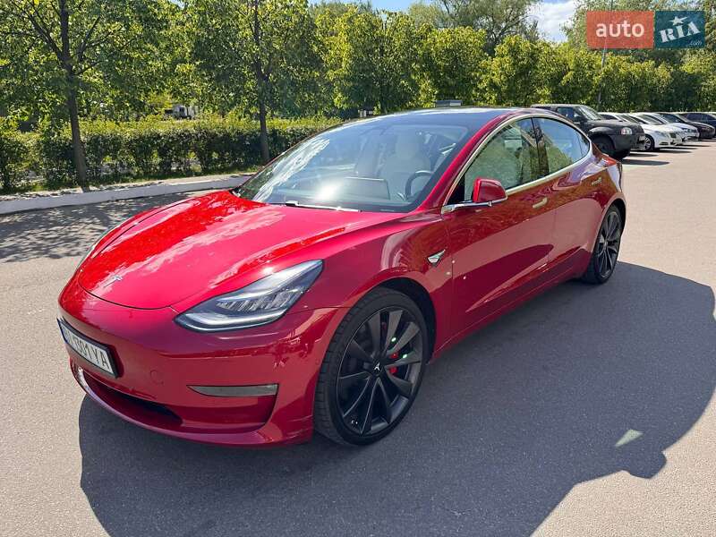 Седан Tesla Model 3 2020 в Виннице