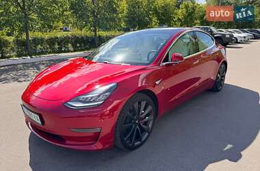 Седан Tesla Model 3 2020 в 