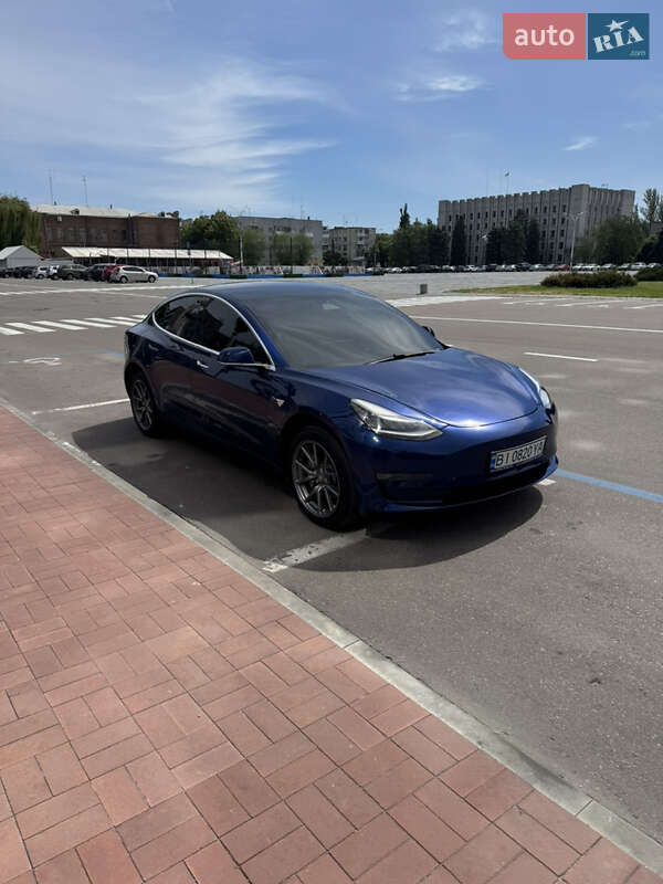 Седан Tesla Model 3 2019 в Кременчуге