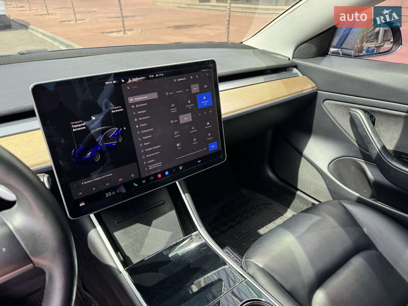 Седан Tesla Model 3 2019 в Кременчуге