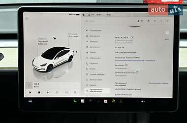 Седан Tesla Model 3 2022 в 