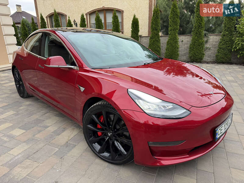 Седан Tesla Model 3 2019 в Черновцах