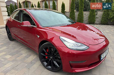 Седан Tesla Model 3 2019 в 
