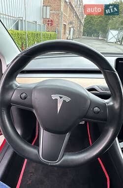 Седан Tesla Model 3 2019 в 