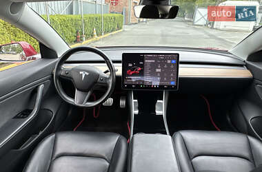 Седан Tesla Model 3 2019 в 