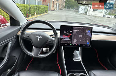 Седан Tesla Model 3 2019 в 