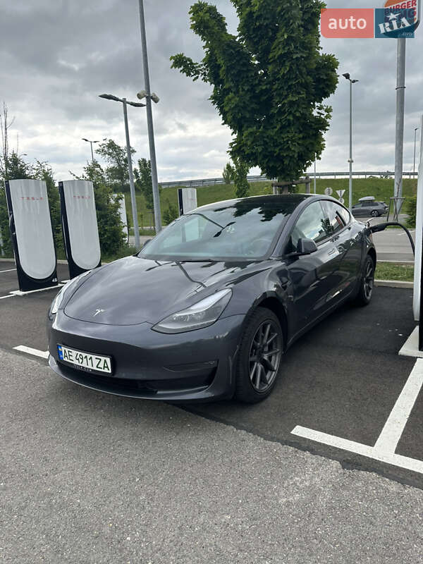 Tesla Model 3 2022