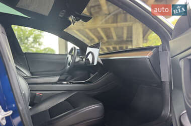 Седан Tesla Model 3 2020 в 