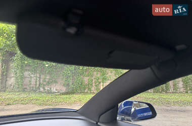 Седан Tesla Model 3 2020 в 