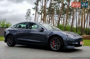 Седан Tesla Model 3 2019 в 
