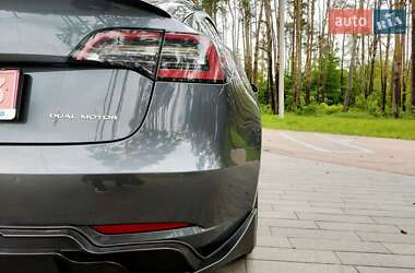 Седан Tesla Model 3 2019 в 