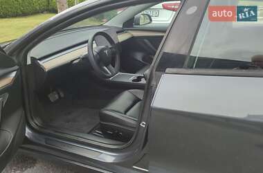 Седан Tesla Model 3 2021 в 
