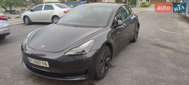 Седан Tesla Model 3 2021 в 