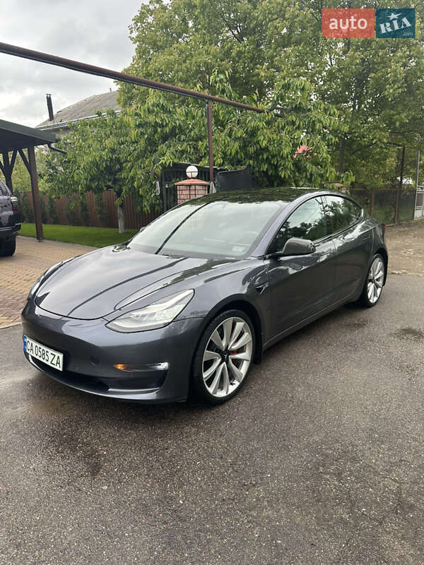 Седан Tesla Model 3 2018 в Черновцах