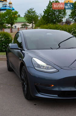 Седан Tesla Model 3 2021 в 