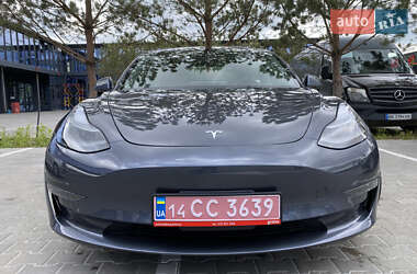 Седан Tesla Model 3 2022 в 