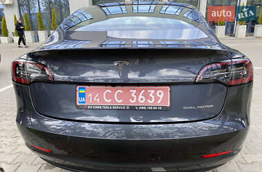 Седан Tesla Model 3 2022 в 