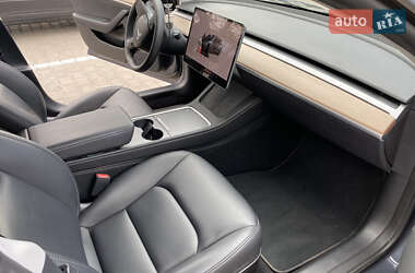 Седан Tesla Model 3 2022 в 