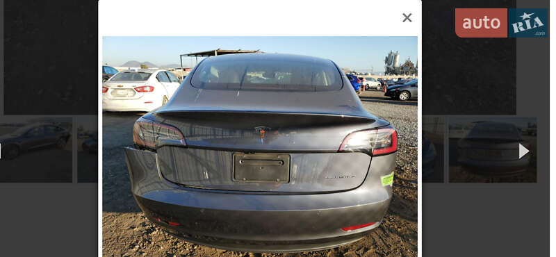 Седан Tesla Model 3 2022 в Ровно