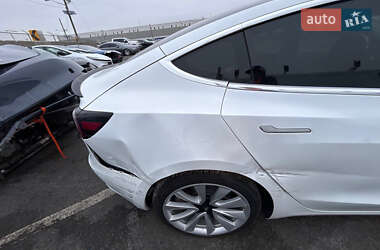 Седан Tesla Model 3 2020 в 