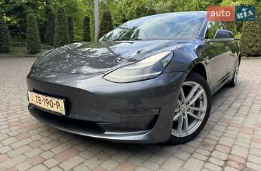 Седан Tesla Model 3 2019 в 