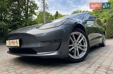 Седан Tesla Model 3 2019 в 