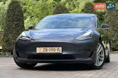 Седан Tesla Model 3 2019 в Трускавце