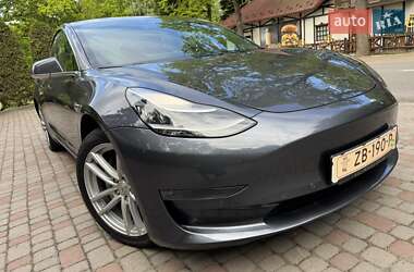 Седан Tesla Model 3 2019 в 