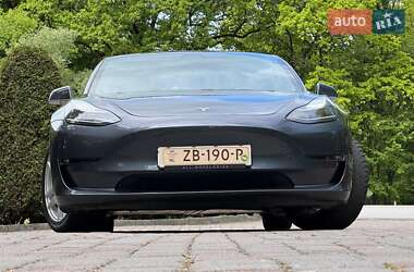 Седан Tesla Model 3 2019 в 