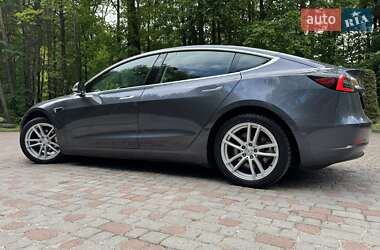 Седан Tesla Model 3 2019 в 
