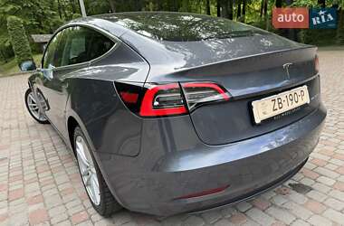 Седан Tesla Model 3 2019 в 