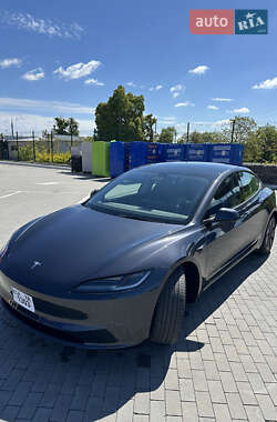Седан Tesla Model 3 2024 в 