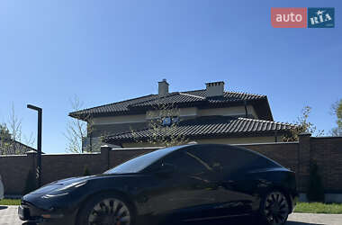 Седан Tesla Model 3 2021 в 