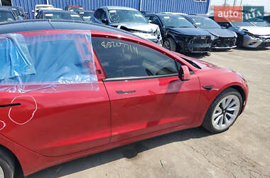Седан Tesla Model 3 2022 в 
