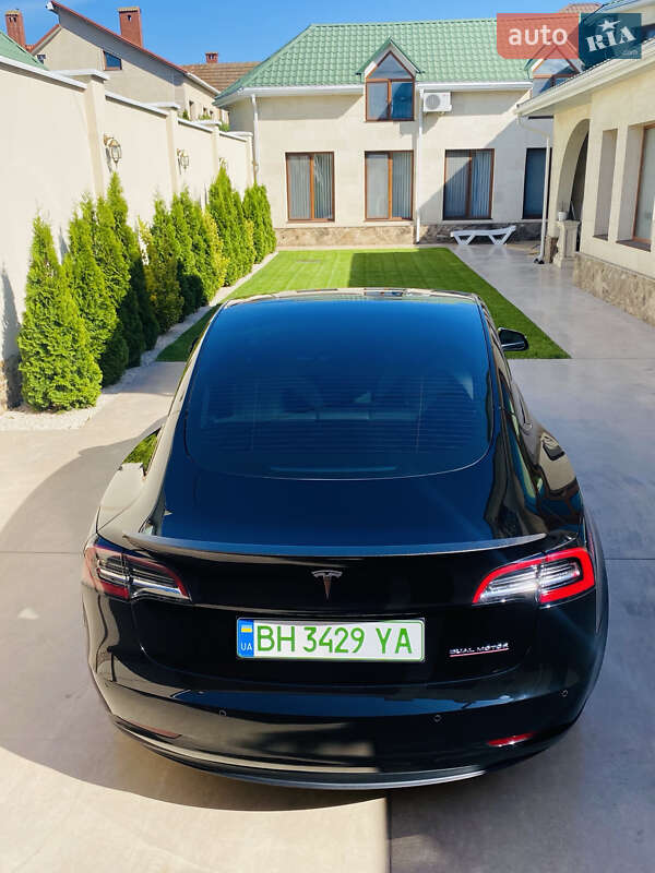 Седан Tesla Model 3 2021 в Одесі