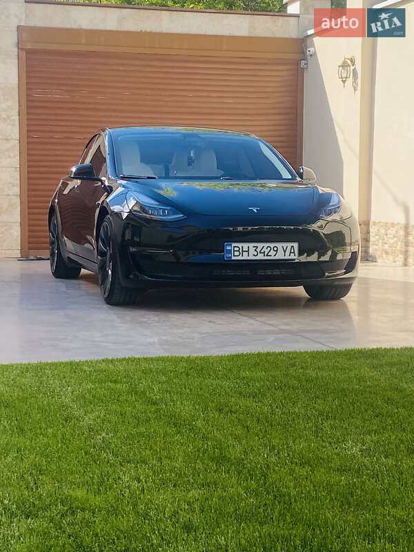 Седан Tesla Model 3 2021 в Одесі
