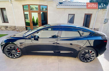 Седан Tesla Model 3 2021 в 