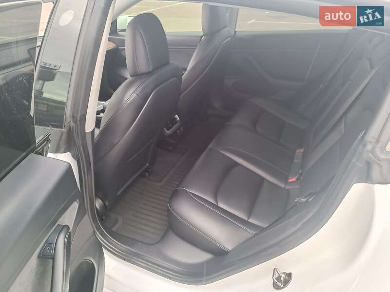 Седан Tesla Model 3 2020 в Киеве