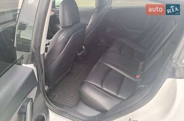 Седан Tesla Model 3 2020 в 