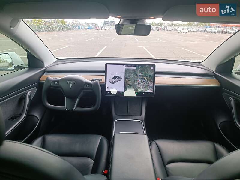 Седан Tesla Model 3 2020 в Києві