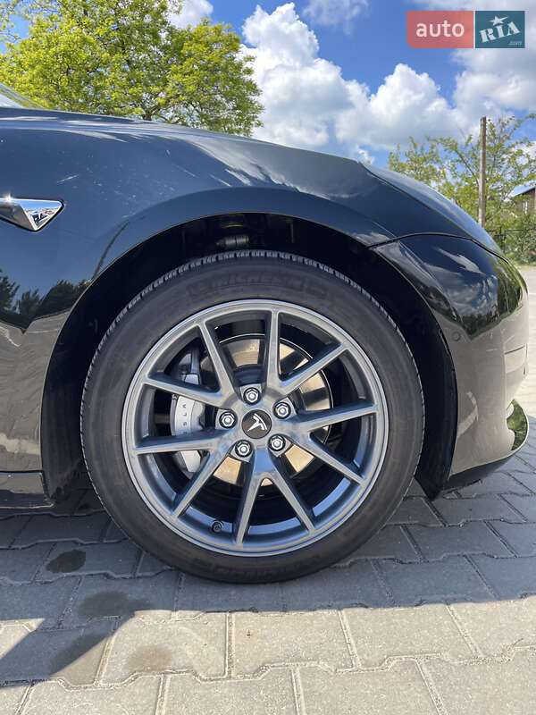 Седан Tesla Model 3 2018 в Одессе