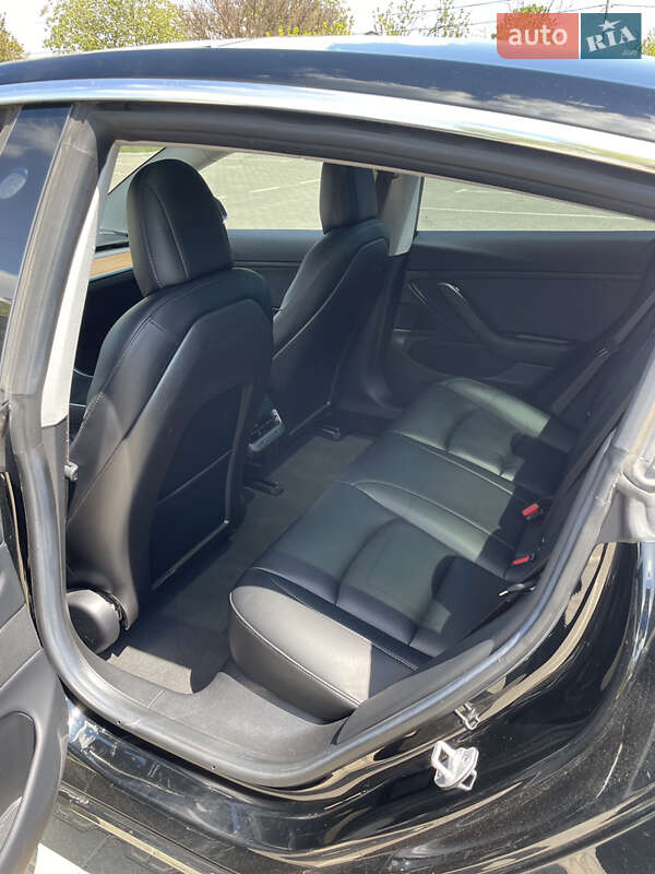 Седан Tesla Model 3 2018 в Одессе