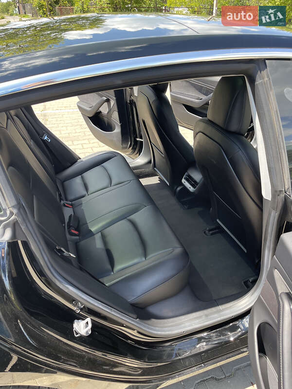 Седан Tesla Model 3 2018 в Одессе