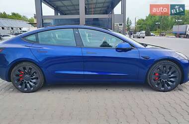 Седан Tesla Model 3 2023 в 