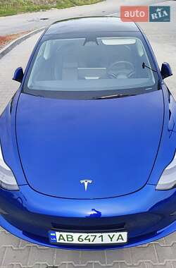 Седан Tesla Model 3 2023 в 